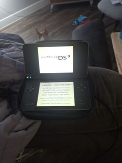 Nintendo Dsi XL with case