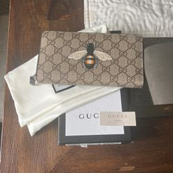 Authentic Gucci Wallet Only Local Meet Up