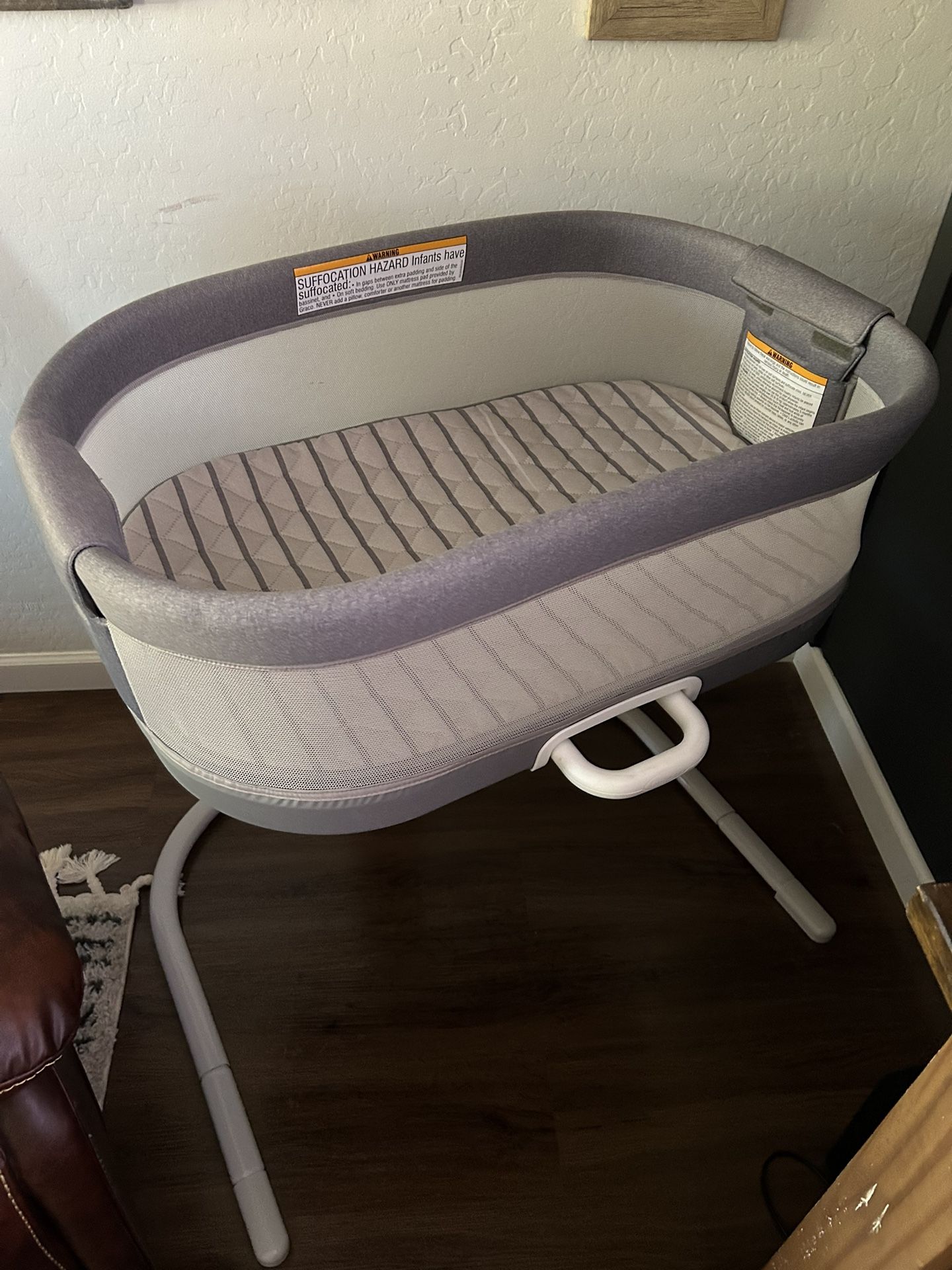 Graco DreamMore Bedside Bassinet