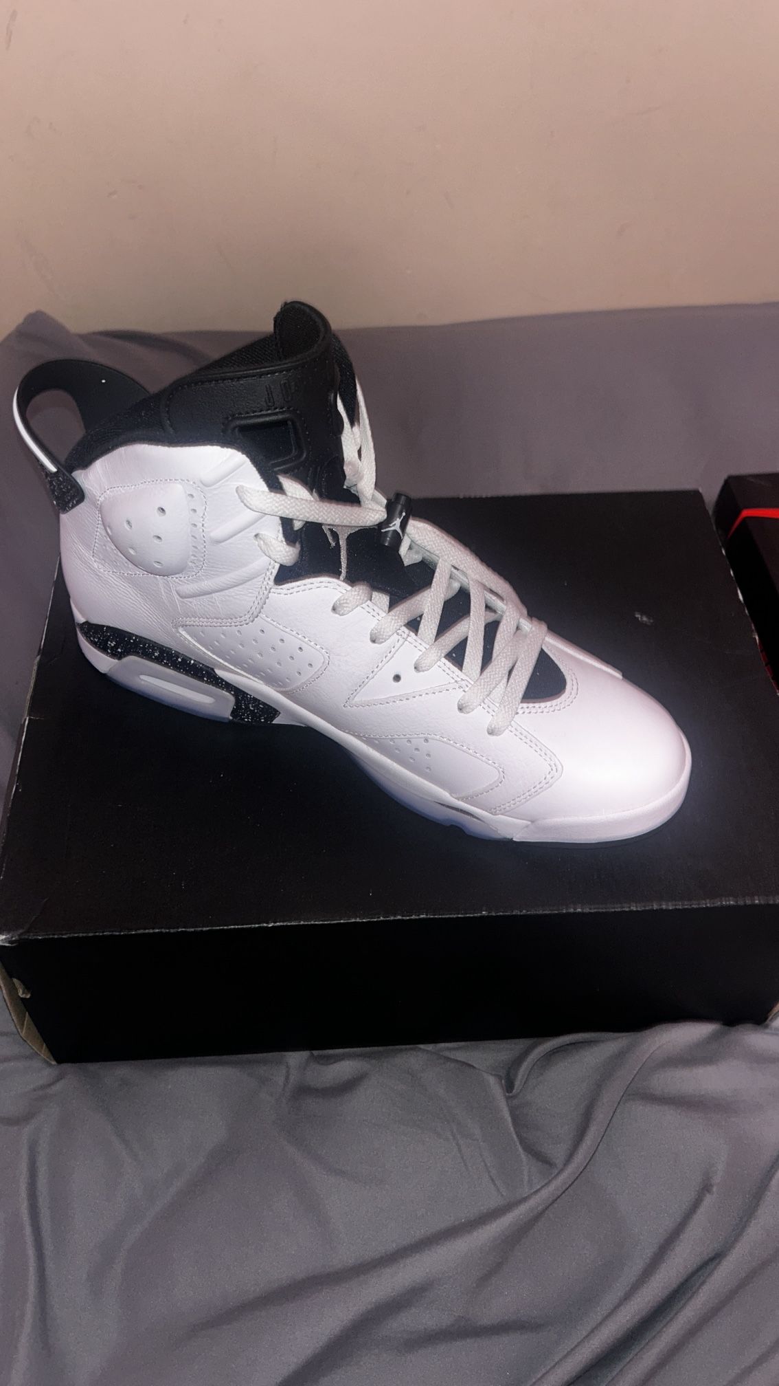 Jordan 6 Retro Reverse Oreo’s White And Black ,size 13