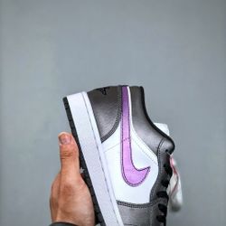 Purple cool hook shoes