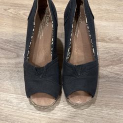 Toms Black Wedges