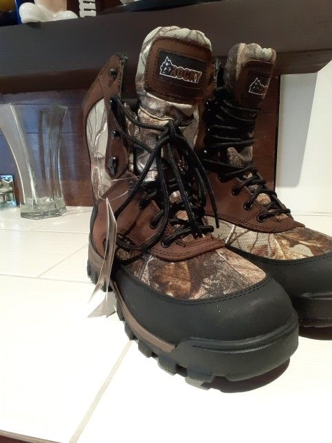 Botas rocky Men Waterproof Camo Size 10$60