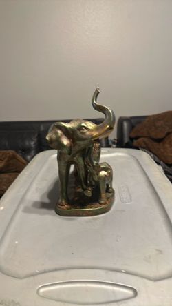 Mother and Baby Elephant Figurine