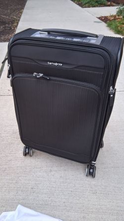 Samsonite Black Soft-Side Spinner Carry-On