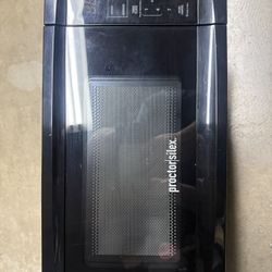 Proctor Silex 0.7 Cu ft Black Digital Microwave Oven