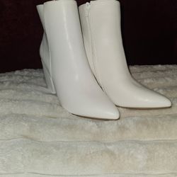 Size 9 Brand New White Boots