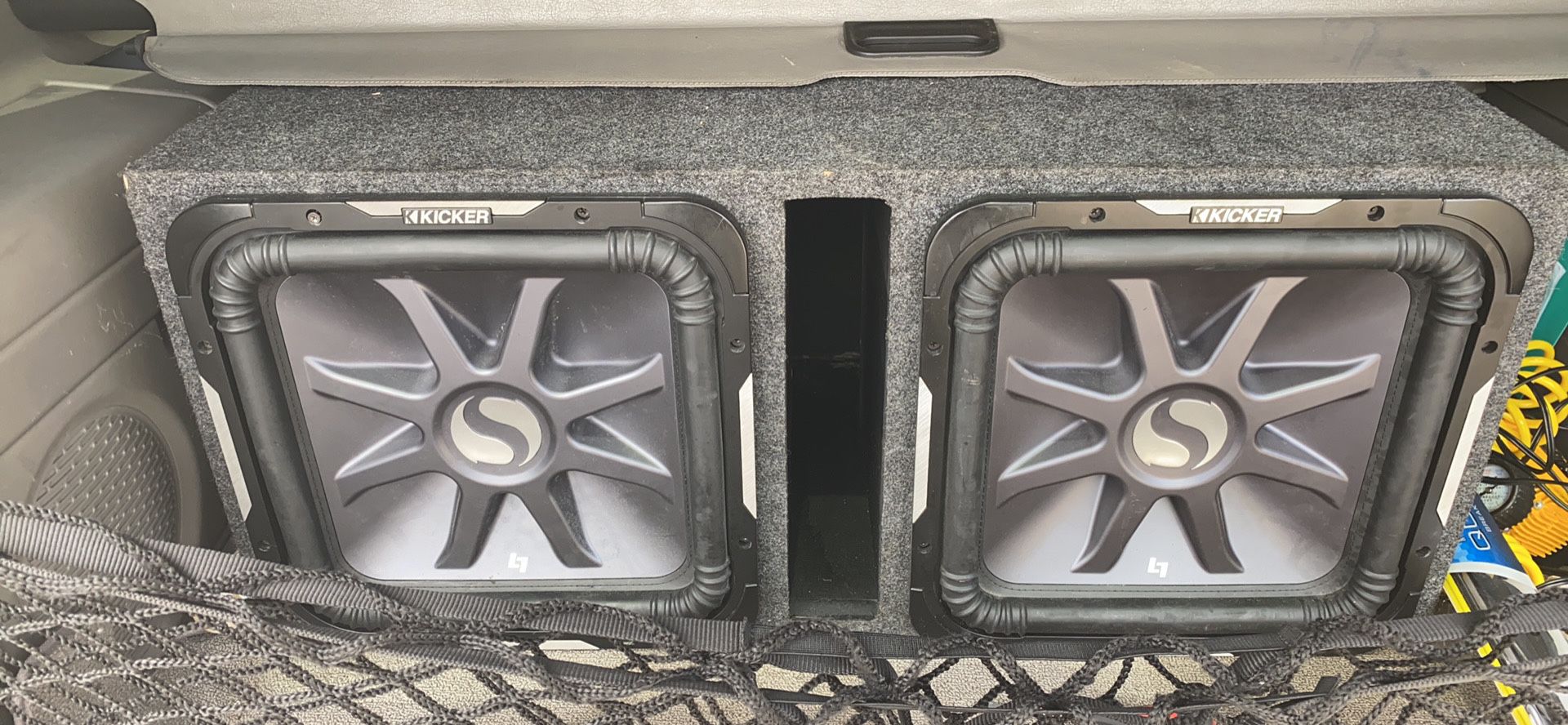 Two kickers 15” subwoofers