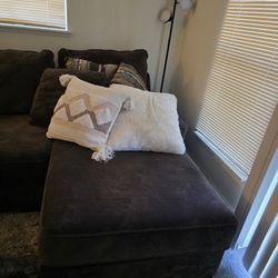 Couch sectional L Shaped 2 Pease 