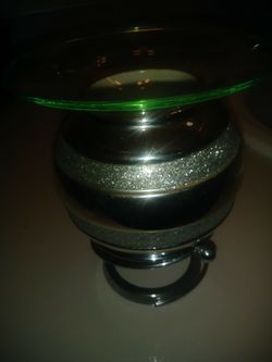 Bath and body worms oil warmer. 6.00$