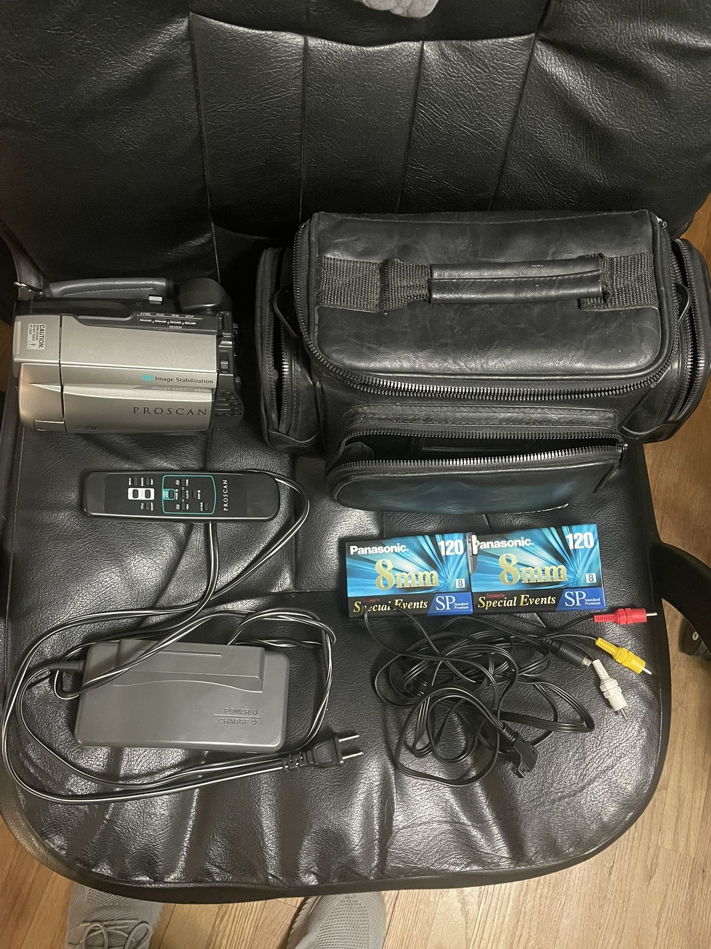 PROSCAN PRO998LH Hi8 Camcorder 72X Zoom Image Stabilization W Bag Tested