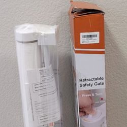 Brand New Dearlomum 118" Retractable Baby Or Pet Safety Gate 