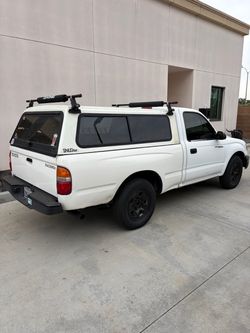 SnugTop Toyota Tacoma Camper Shell