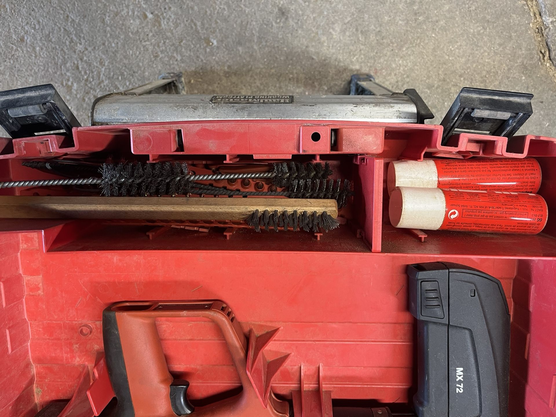 Cloueur Hilti DX A41 - Bricolage