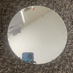Medium Sized Round Mirror 