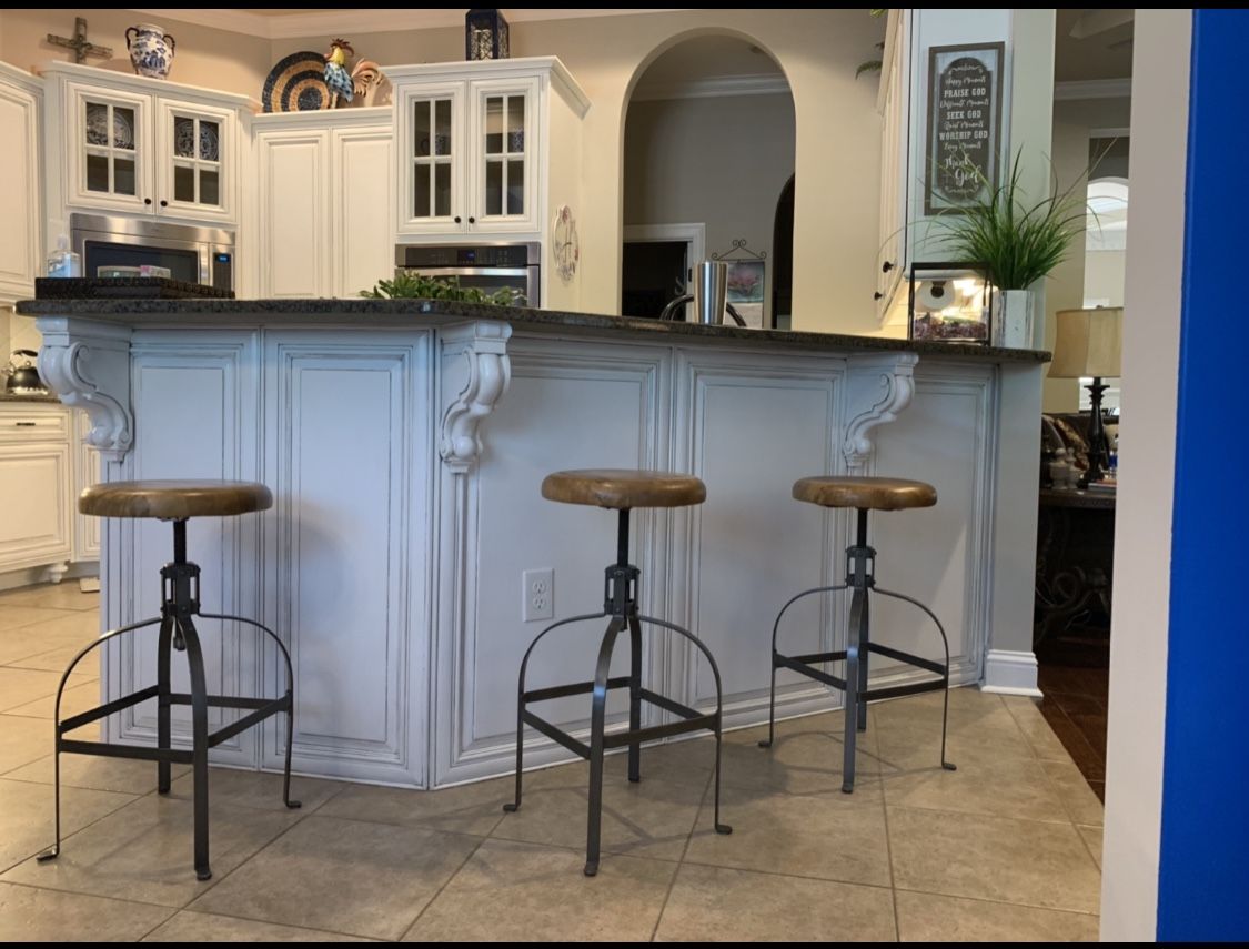 3 Adjustable Bar Stools In Like New Condition