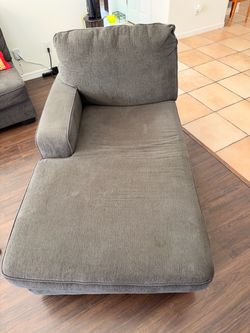 Chaise Lounge Chair - pick up only in Canutillo