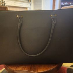 Black Laptop Bag – Spacious & Professional Carryall