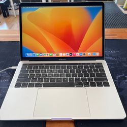 Apple Macbook Pro 13” 2019 2.4Ghz - Core i5 - 16GB RAM 500GB SSD!!