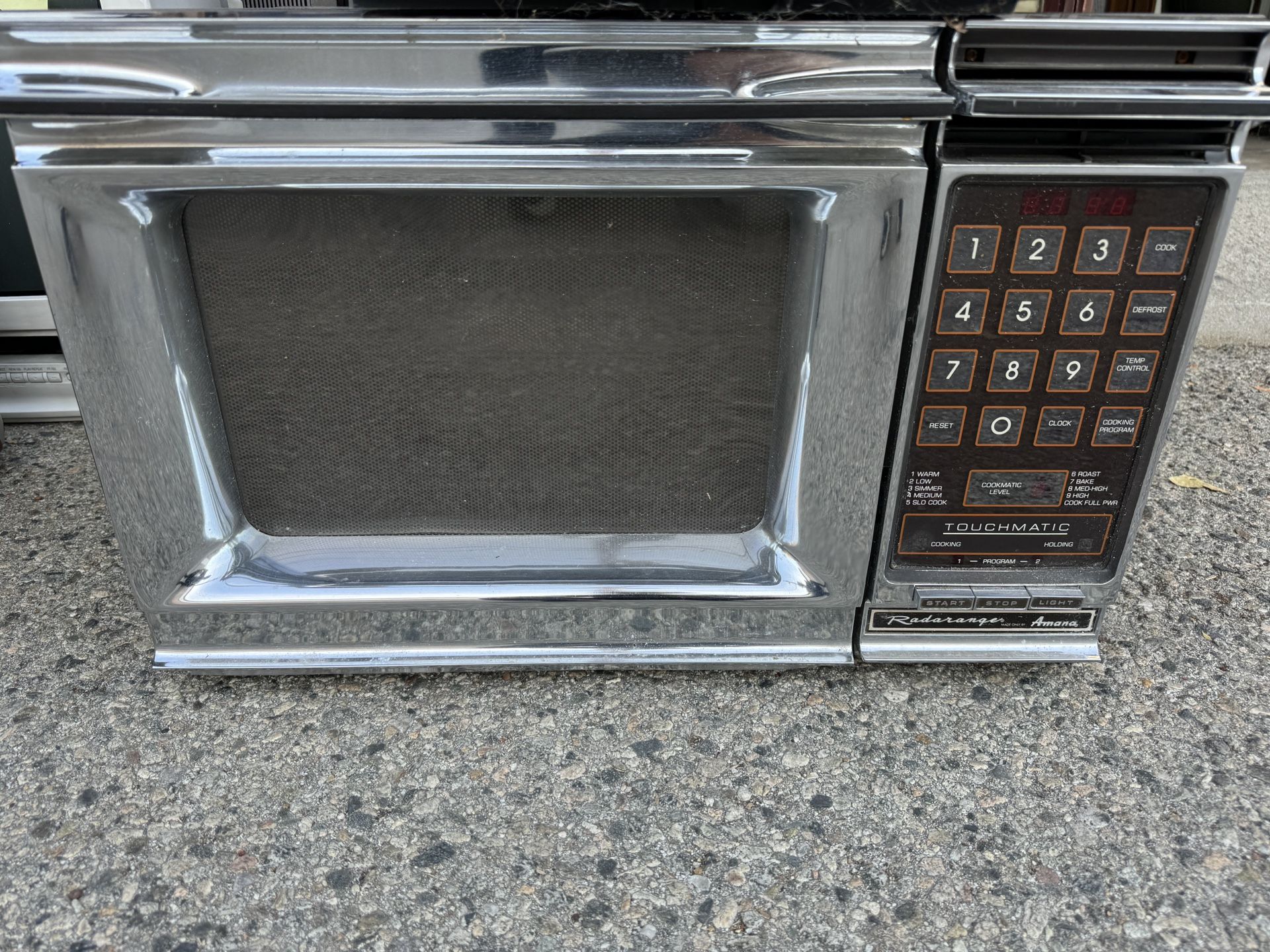 Vintage 1984 Amana Microwave 