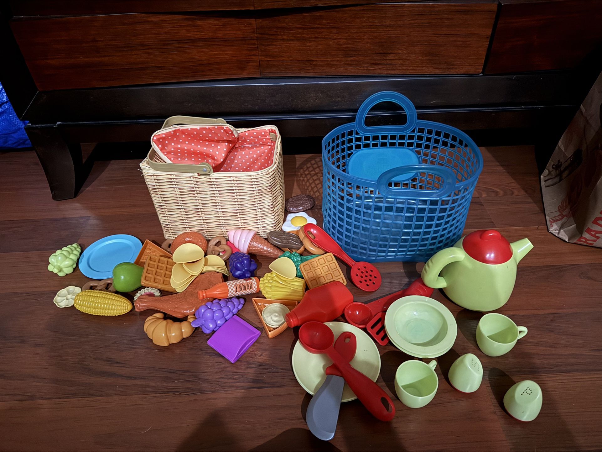 Play Food/ Picnic Basket Toy
