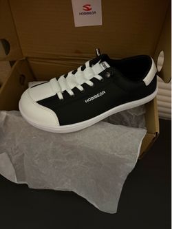 Tennis shoes Hobibear size 6