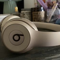 Beats Solo 4 