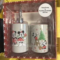 New In Box. Soap Dispenser And Tooth Brush Holder Gift Set 