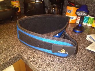 Velcro weight lifting belt new size small