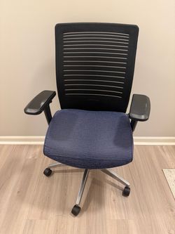 Mesh Back Office Chair with Blue Seat