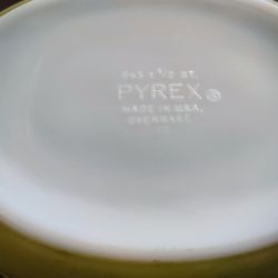 Pyrex 1 1/2 Quart Ovenware 