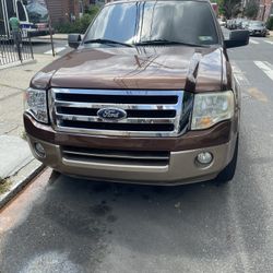 Ford Expedition Xlt Brown