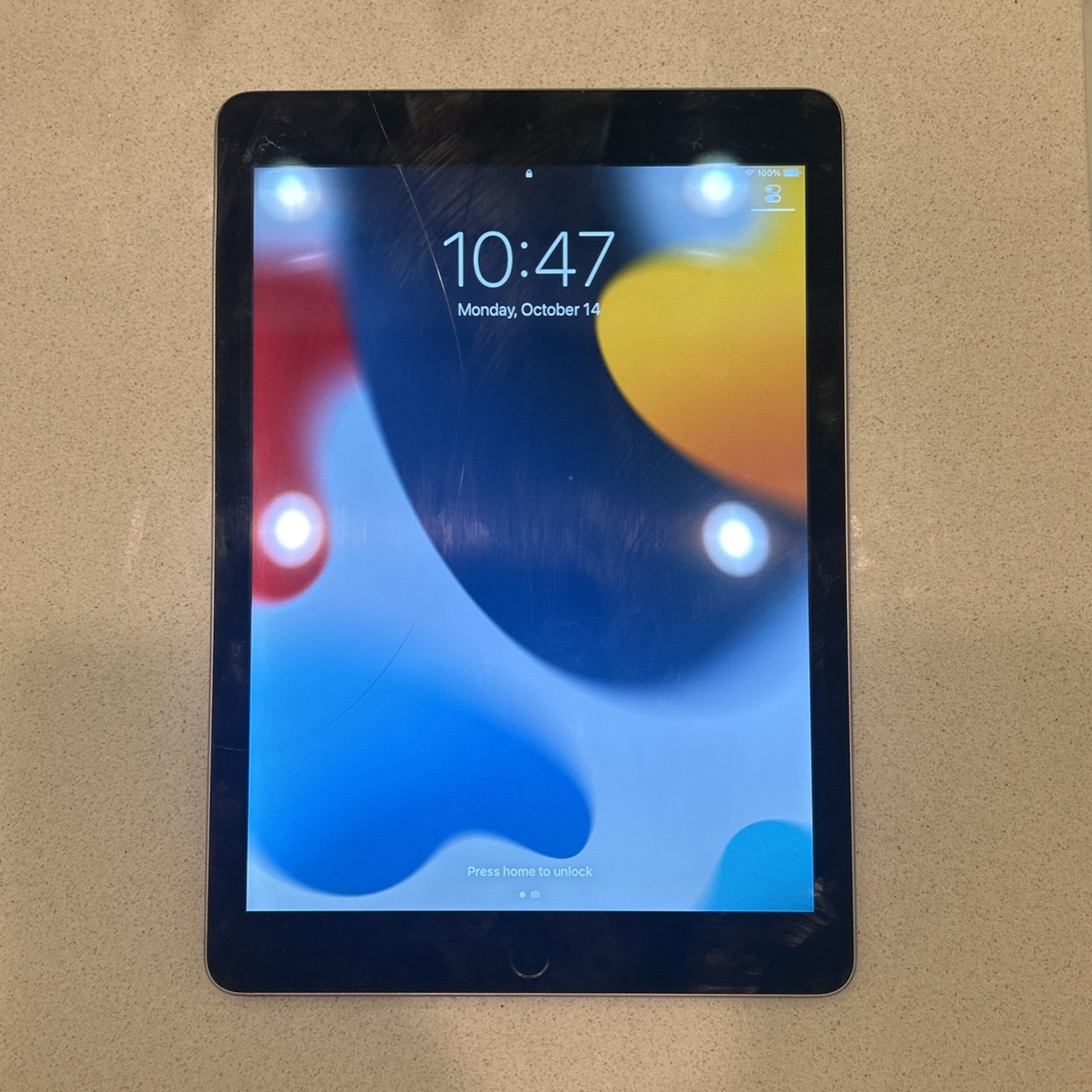 iPad Mini 64gb Minor Crack Works Great