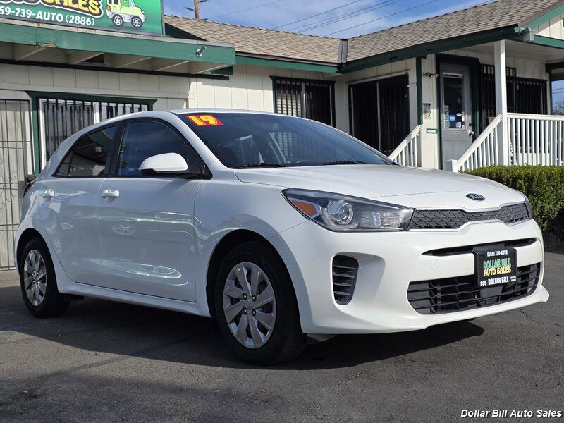 2019 Kia Rio 5-Door S
