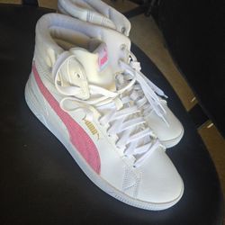 Pumas Size 9