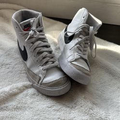 Nike Blazer Mid Shoes