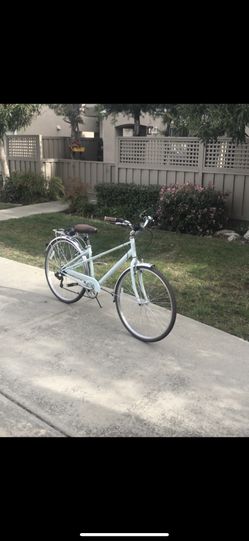 Schwinn wayfarer 700c women s hybrid for Sale in Milpitas CA