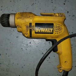 Dewalt R21008 Reversible Keyless Drill