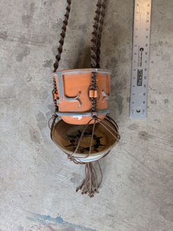 Mud century pot with macrame