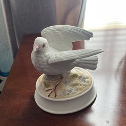 Delicate Musical Bird Figurine
