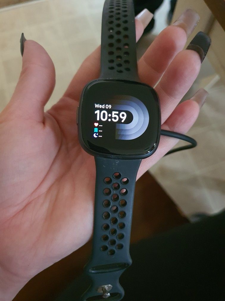 FitBit Versa 4