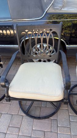 Cast Aluminum Patio Swivel Chair with Cushion