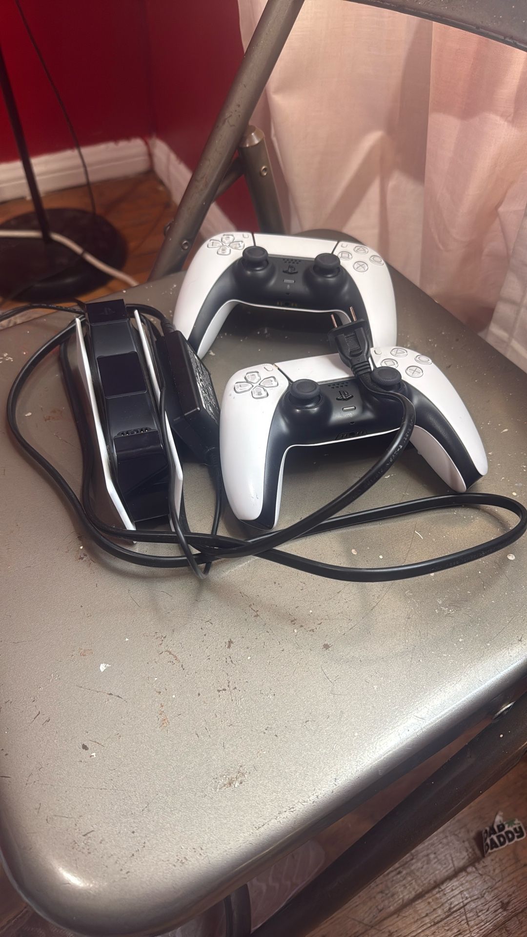 Ps5 Controllers And Charging Stand (READ DESCRIPTION)