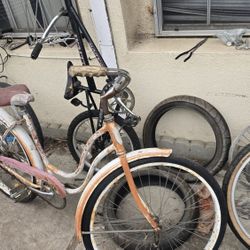 old Schwinn 26 in come get it $300 Bakersfield 