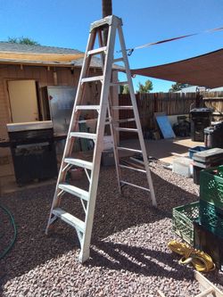 Werner Aluminum A-Frame Step Ladder 8'