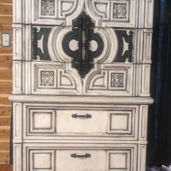Solid Wood  5 Drawer Dresser