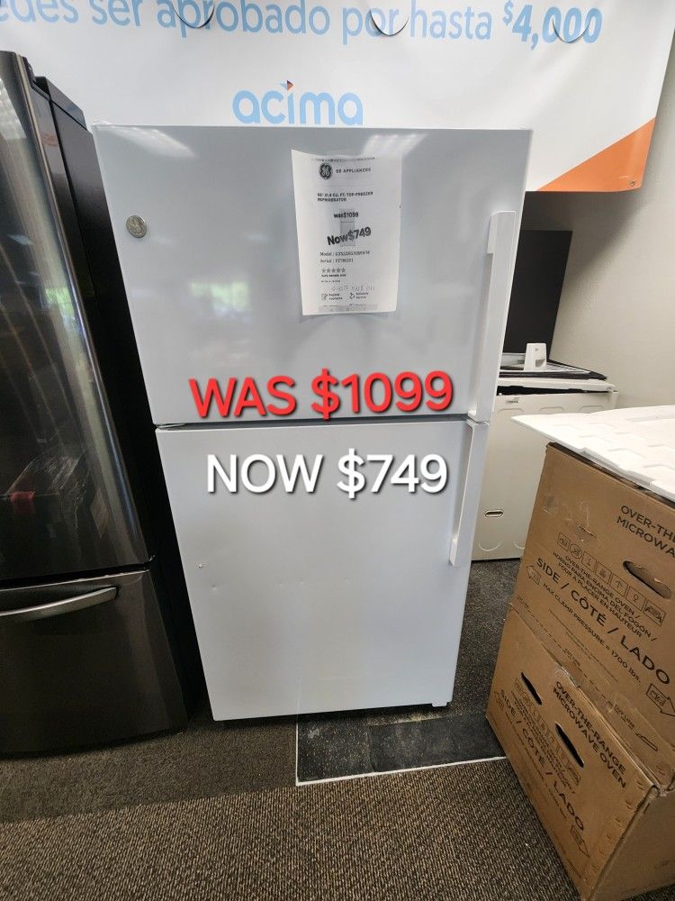 GE 21.9 Cu. Ft. Top Freezer Refrigerator 