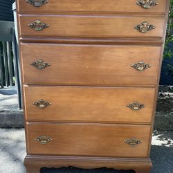 Bassett 4 Drawer Dresser