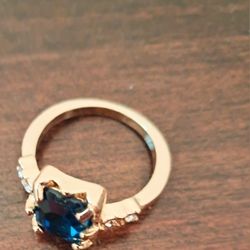 Blue sapphire ring