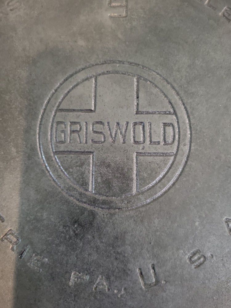 Vintage Griswold No.9 710 Cast Iron Skillet